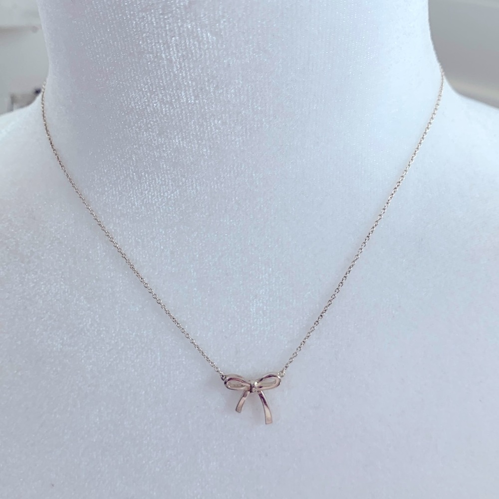 Tiffany&Co. bow necklace